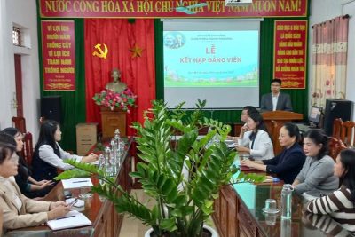 ĐẢNG BỘ XÃ NINH CƯỜNG CHI BỘ TRƯỜNG TIỂU HỌC TRỰC HÙNG TỔ CHỨC LỄ KẾT NẠP ĐẢNG VIÊN